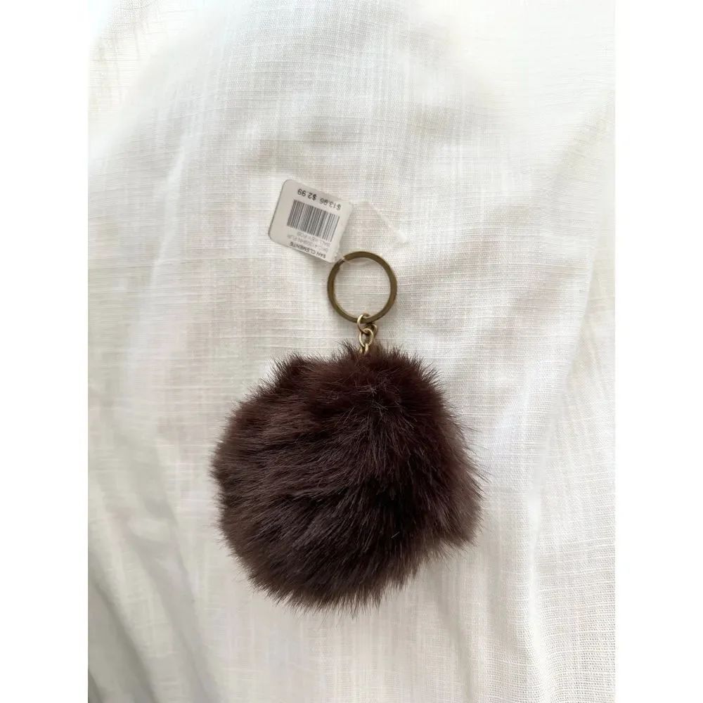 Brown Pom Pom